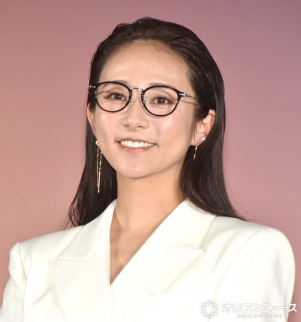 笑顔で イベントに登壇する 木村文乃