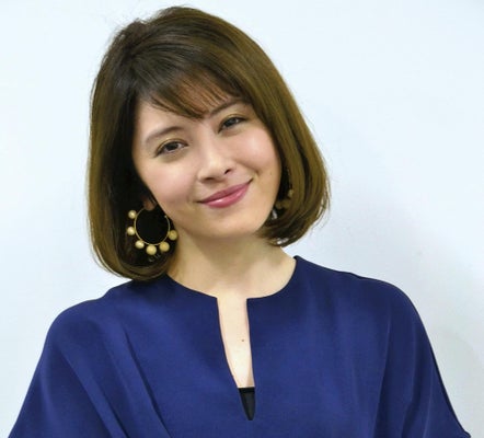 宮沢エマさんの知的な魅力