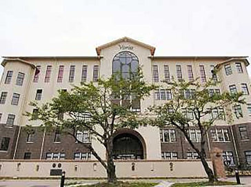 八木莉可子さんの母校である近江兄弟社高等学校の外観イメージ