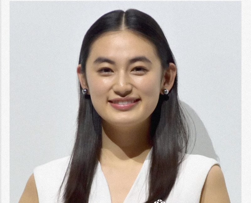 八木莉可子の洗練された佇まいと育ちの良さ