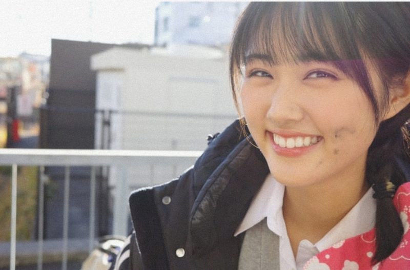 飾らない笑顔が魅力的な最新のオフショット