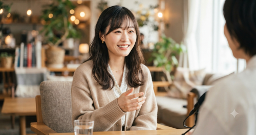 笑顔で語りかける福原遥さんのイメージ画像